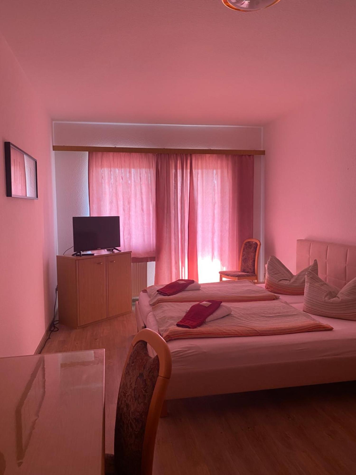 Zur Linde Hotel Ostrau  Екстериор снимка